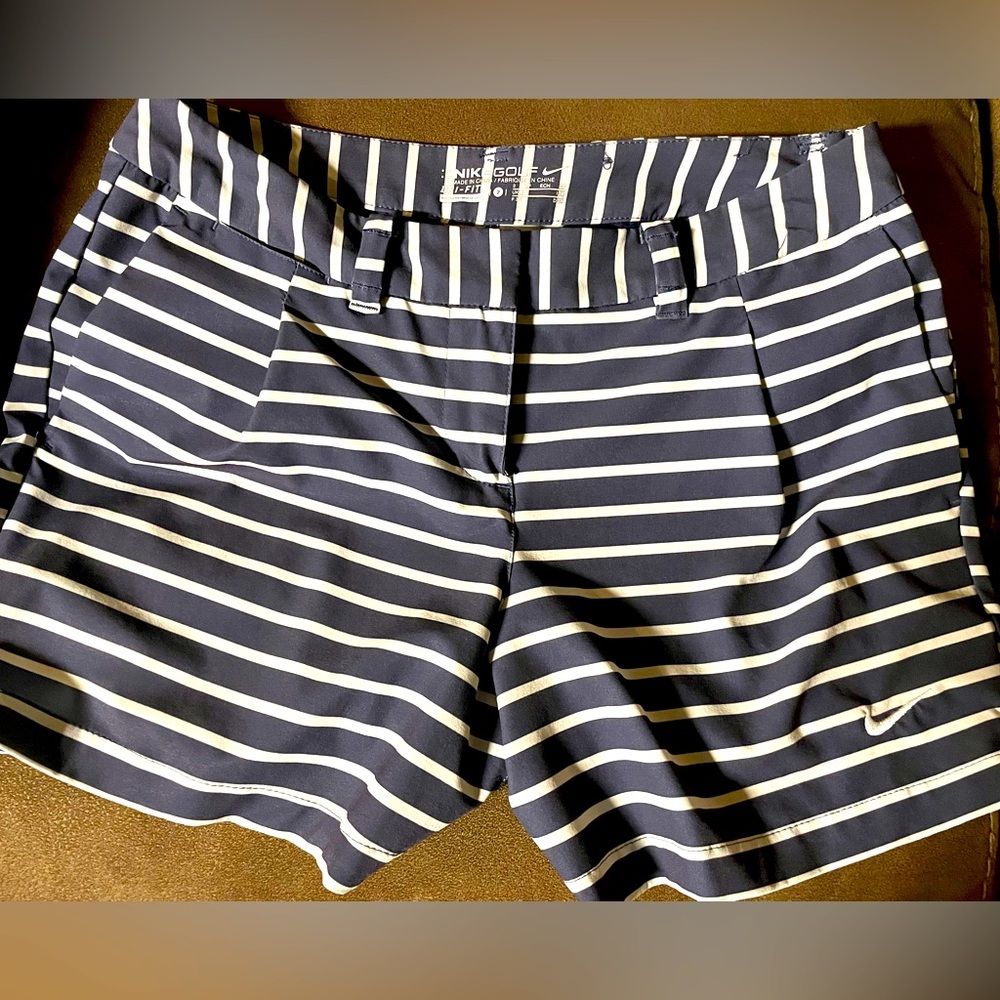 NIKE GOLF shorts size 2